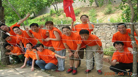 高效的工作，快乐的生活，参与团队协作拓展训练