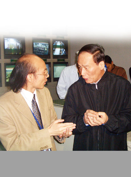 饥渴少妇伦色诱公