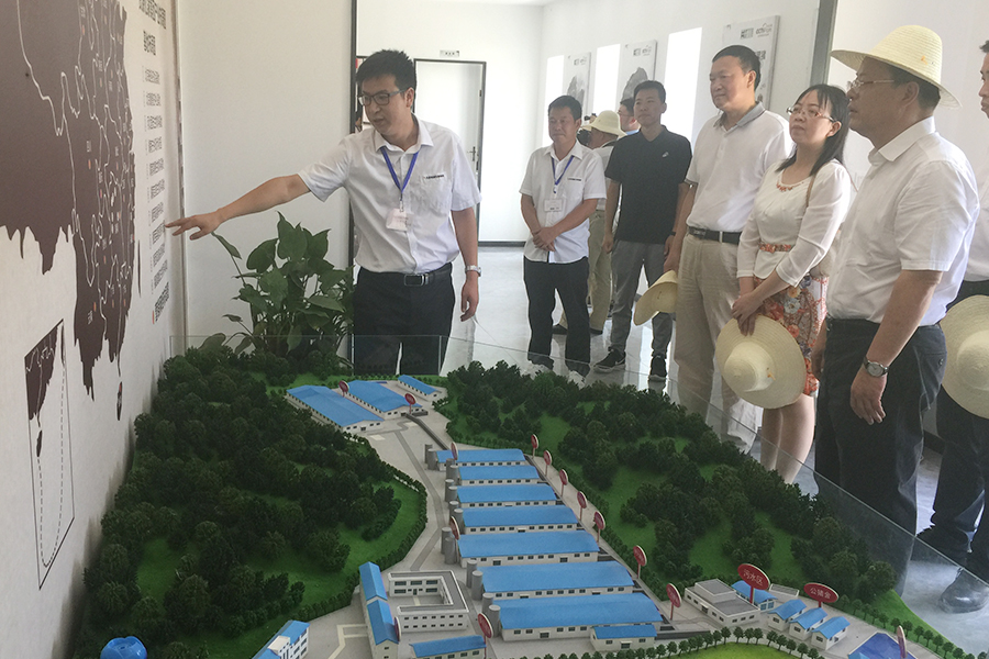 F:\2015-2018年OA文件 电视机媒体播放图设计\2018-OA文件 电视机媒体播放图设计\2018.07.31-中央党校副校长王东京考察调研饥渴少妇伦色诱公-国产精品内射久久久久欢欢-一区二区乱子伦在线播放-国产成人资源-少妇性BBB搡BBB爽爽爽四川\02.jpg