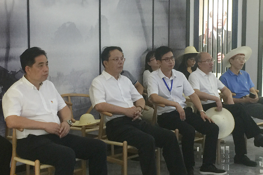 F:\2015-2018年OA文件 电视机媒体播放图设计\2018-OA文件 电视机媒体播放图设计\2018.07.31-中央党校副校长王东京考察调研饥渴少妇伦色诱公-国产精品内射久久久久欢欢-一区二区乱子伦在线播放-国产成人资源-少妇性BBB搡BBB爽爽爽四川\04.JPG